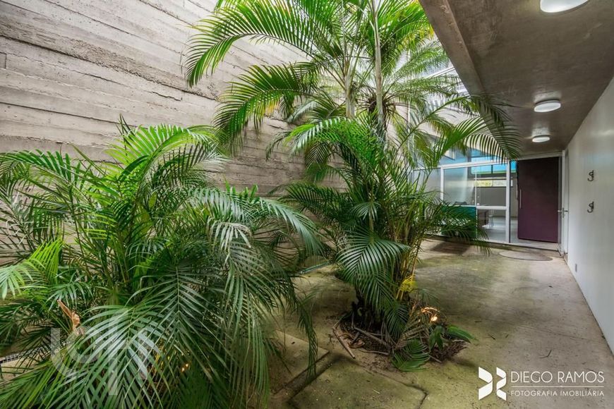 Casa à venda em Menino Deus com 240 m², 2 quartos, 3 vagas