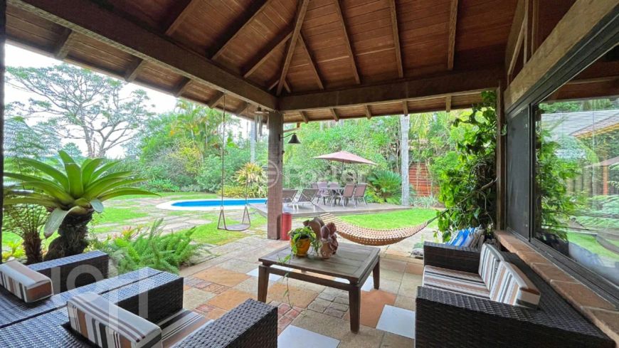 Casa em Condomínio à venda Avenida Juca Batista, Belém Novo - Porto Alegre