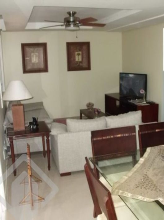 Casa em condomínio a venda com 196 m2 no bairro Menino Deus