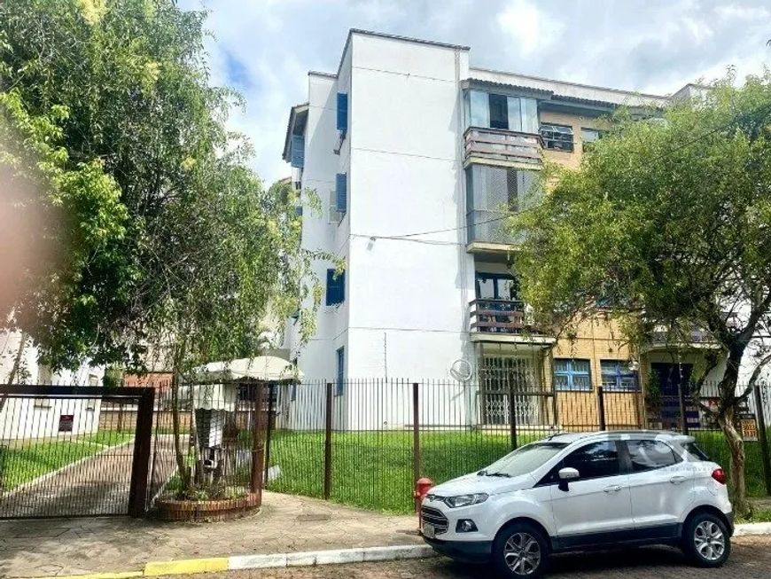 Ótimo apartamento reformado no bairro Partenon! Com 2 dormitórios, sacada integrada ao living para 2