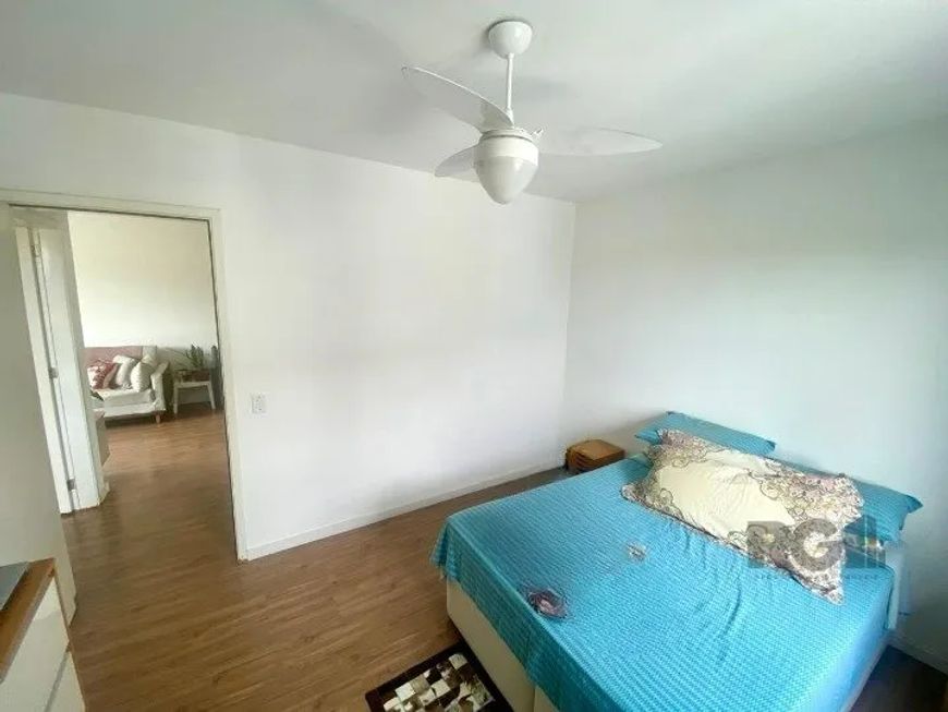 Ótimo apartamento reformado no bairro Partenon! Com 2 dormitórios, sacada integrada ao living para 2
