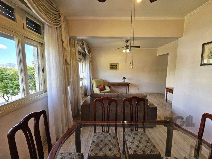 Excelente oportunidade!Apartamento de 3 dormitórios transformado em 2(fácil reversão), semi-mobiliad