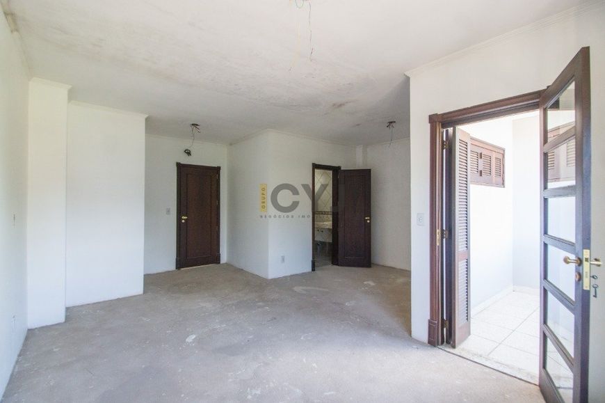 Casa 4 dormitórios no bairro Jardim Itu em Porto Alegre