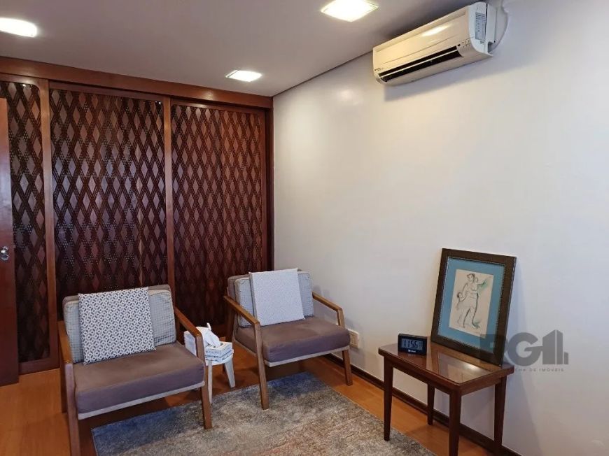 Escritório à venda no bairro Floresta com 55 m² de área útil disponível.