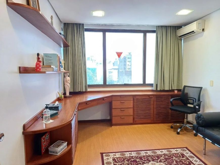 Escritório à venda no bairro Floresta com 55 m² de área útil disponível.