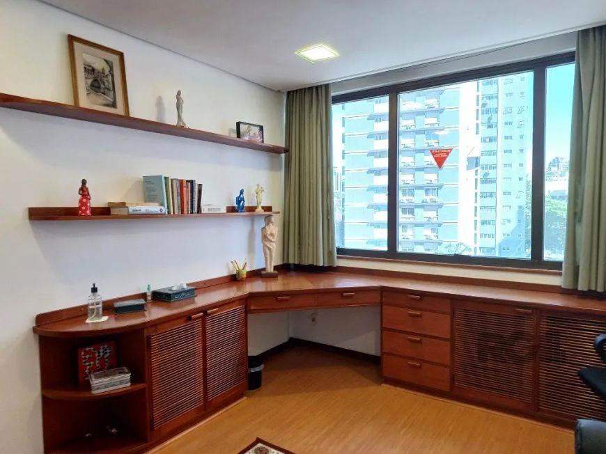 Escritório à venda no bairro Floresta com 55 m² de área útil disponível.