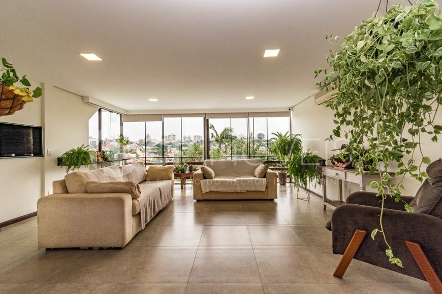 Casa reformada no bairro Chácara das Pedras