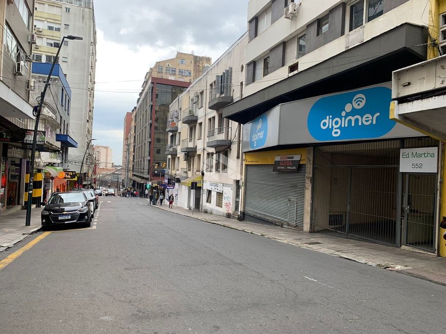 Crédito Real vende loja comercial com 509,46 m2 no bairro Centro Histórico, Porto Alegre - RS.