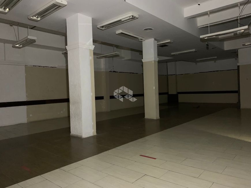 Crédito Real vende loja comercial com 509,46 m2 no bairro Centro Histórico, Porto Alegre - RS.