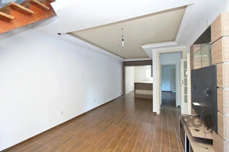 Casa de 3 dormitórios, no bairro Aberta dos Morros