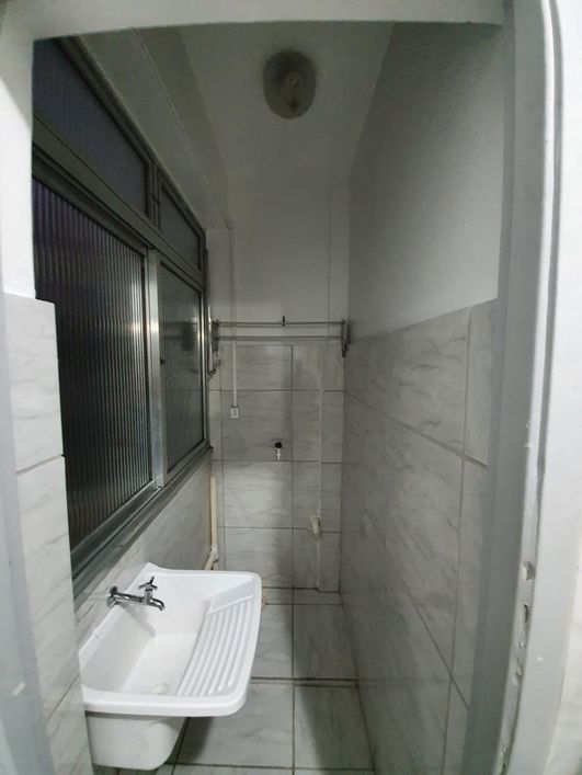 1 DORMITÓRIO COM ELEVADOR- SEMI MOBILIADO Próximo a UFRGS e SANTA CASA. Centro histórico