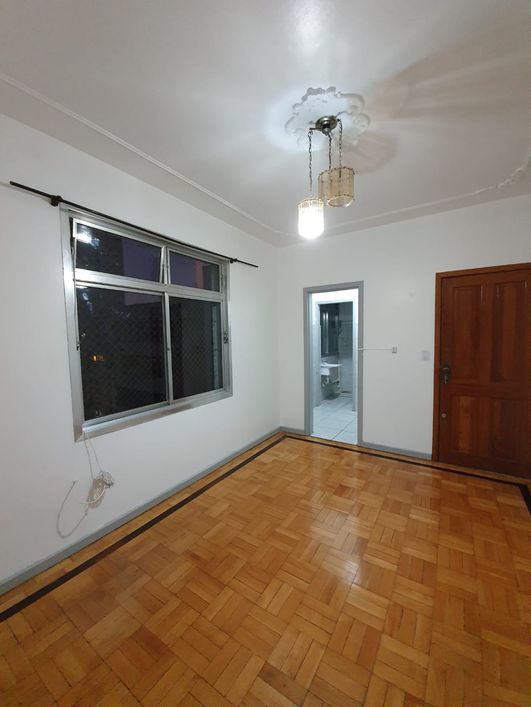1 DORMITÓRIO COM ELEVADOR- SEMI MOBILIADO Próximo a UFRGS e SANTA CASA. Centro histórico