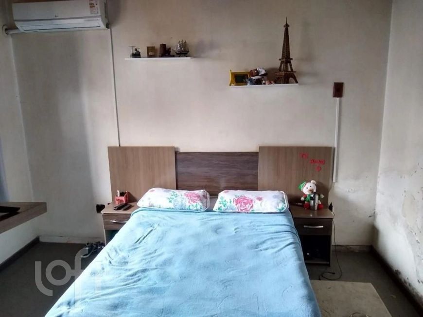 Casa à venda em Floresta com 226 m², 3 quartos, 1 suíte, 2 vagas