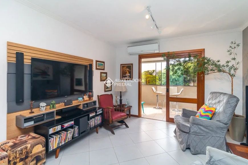 Imóvel para venda possui 93 m², com 2 quartos, bairro Partenon - Porto Alegre - RS