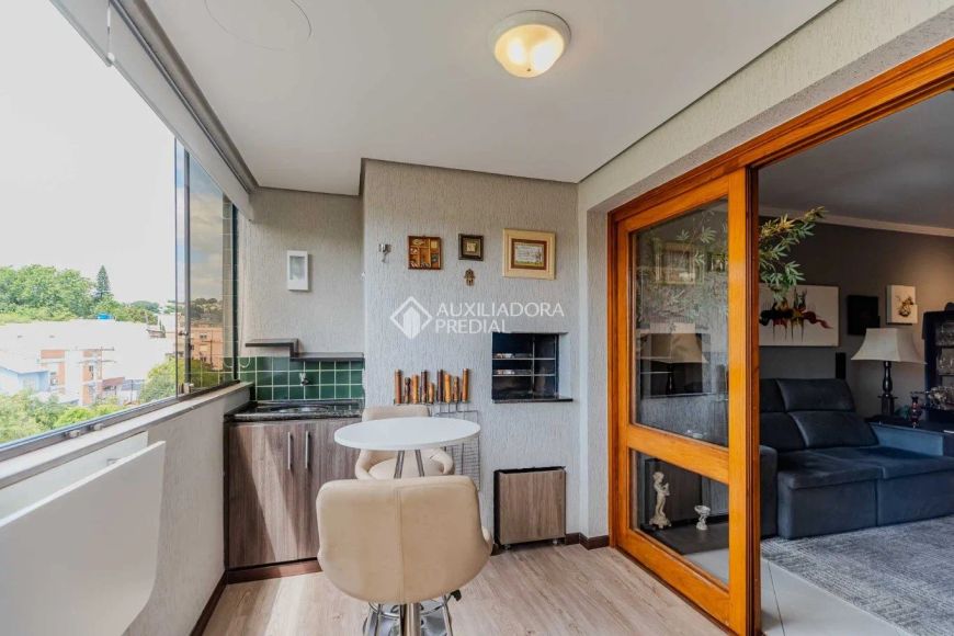 Imóvel para venda possui 93 m², com 2 quartos, bairro Partenon - Porto Alegre - RS