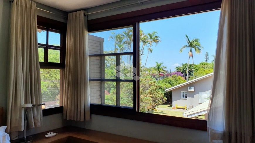 Casa em condominio de 3 dormitórios, sendo 1 suíte e 2 vagas, Tristeza, Porto Alegre.