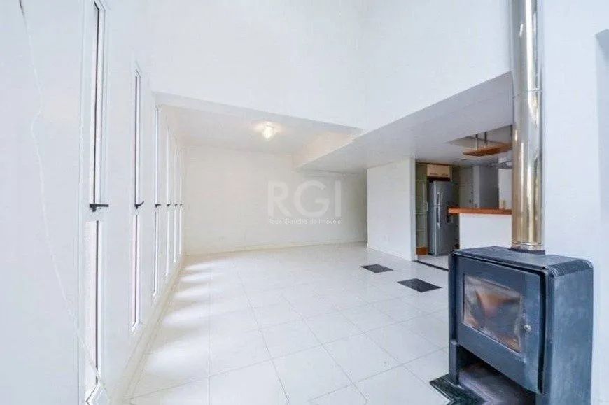 Casa à venda com 2 quartos, 255m² Rua CORONEL GOMES DE CARVALHO, Sétimo Céu, Porto Alegre