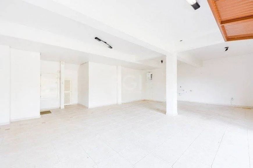 Casa à venda com 2 quartos, 255m² Rua CORONEL GOMES DE CARVALHO, Sétimo Céu, Porto Alegre