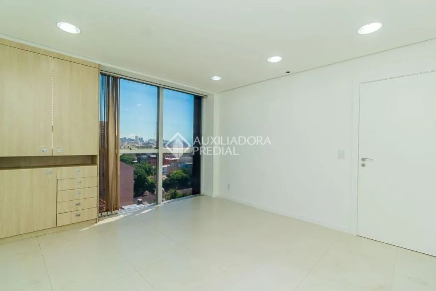 Na Rua: Almirante Barroso, excelente Conjunto Comercial.