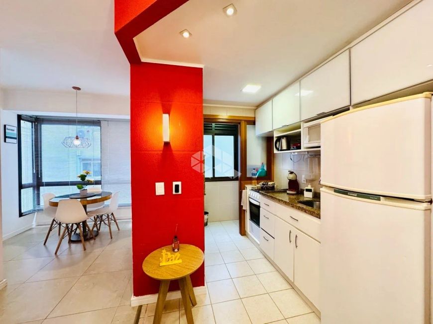 Apartamento 1 dormitório, 1 suíte e 1 vaga, Menino Deus, Porto Alegre.