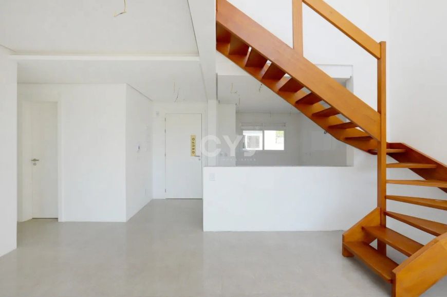 Excelente cobertura com 3 quartos sendo 1 suíte com sacada no bairro Jardim Itu.
