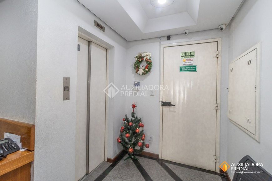 SALA COMERCIAL AMPLA NA MONTENEGRO
