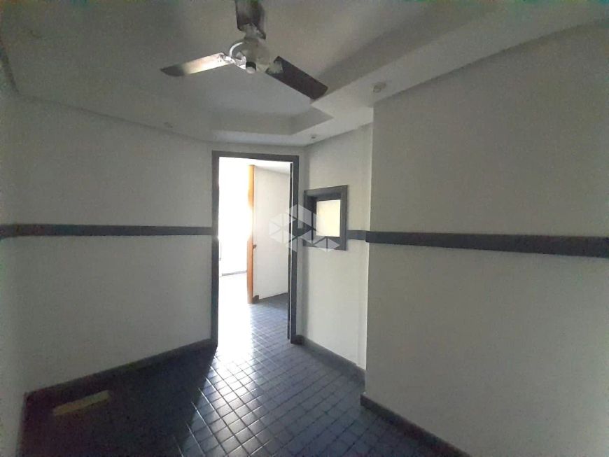 Sala Comercial, reformada, elevador no bairro Mont Serrat, em Porto Alegre
