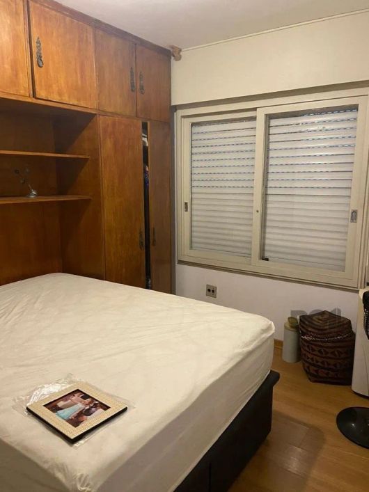 Apartamento com otima localização :Living para dois ambientes , um dormitorio, cozinha, banheiro, ár