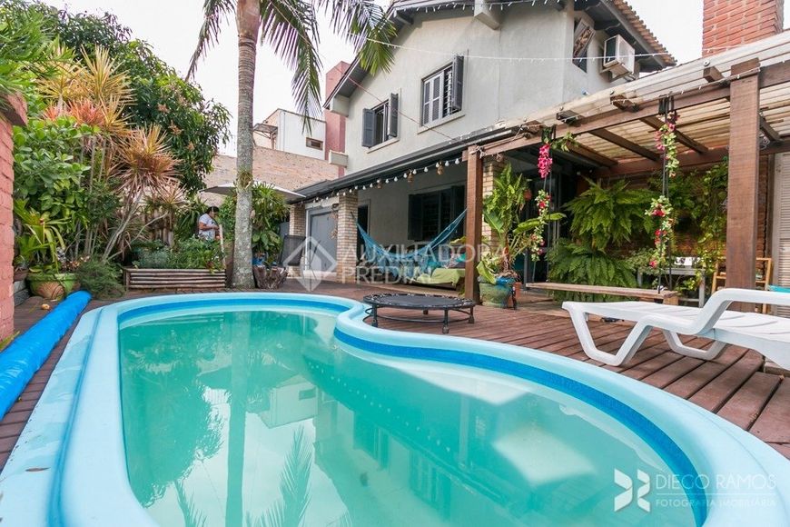 Casa em condomínio com 3 dormitórios na Vila Nova