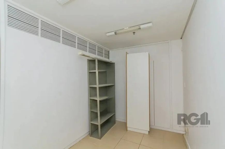 Sala/Conjunto com 80 m² de área privativa, no bairro Centro Histórico, com divisórias, recepção, 1 b