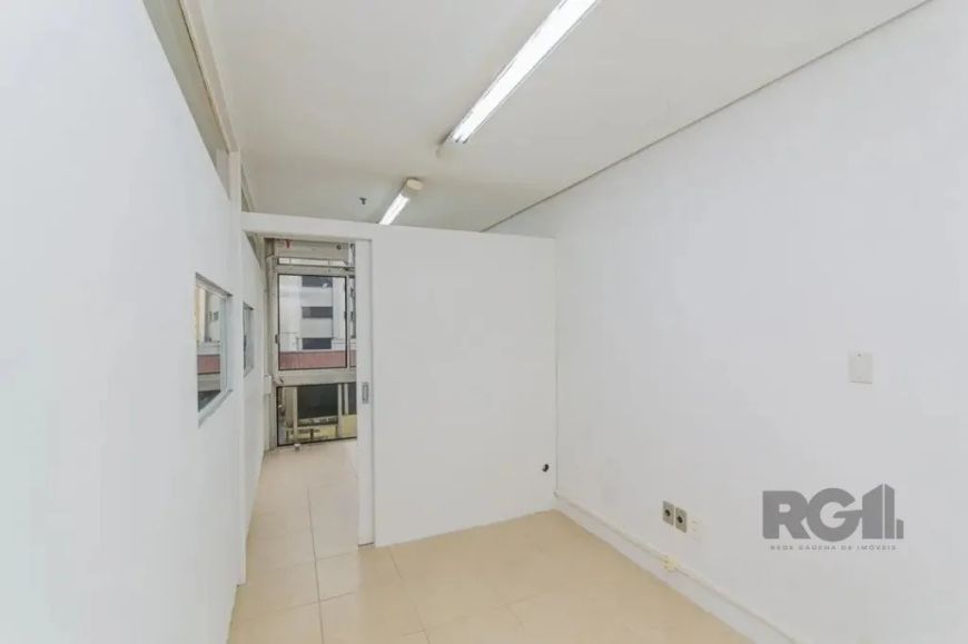 Sala/Conjunto com 80 m² de área privativa, no bairro Centro Histórico, com divisórias, recepção, 1 b