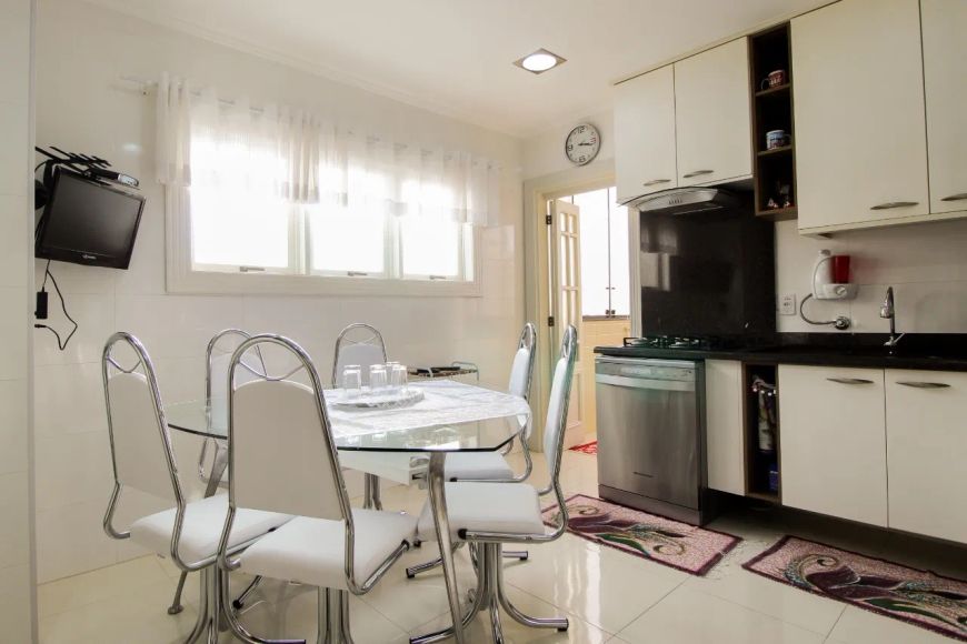 Cobertura à venda no Jardim Itu com 210m² e 3 dormitórios/quartos disponíveis.