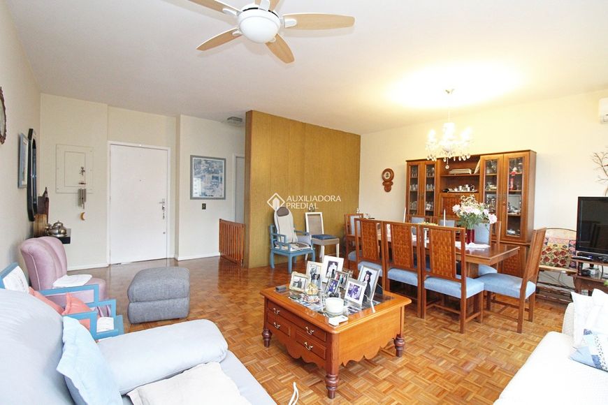 Apartamento a venda com 142m2 no bairro Menino Deus.