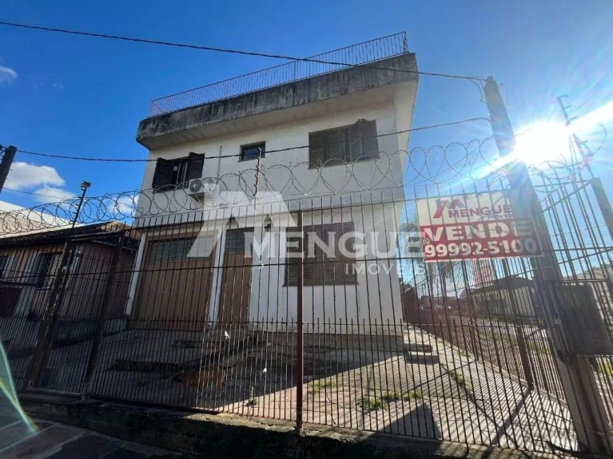 Sobrado tanto comercial como residencial com excelente posição solar R$ 790.000,00