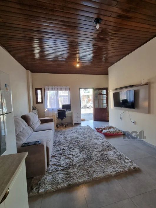 Excelente oportunidade de investimento!Propriedade única em terreno amplo de 10x34m, com duas casas