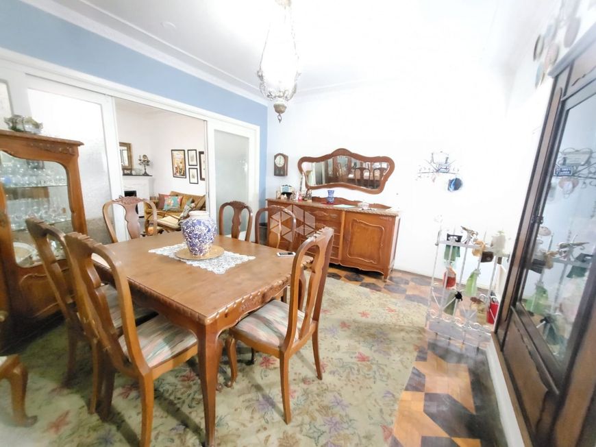 Apartamento para venda de 3 dormitórios de frente no bairro Cidade Baixa em Porto Alegre/RS.