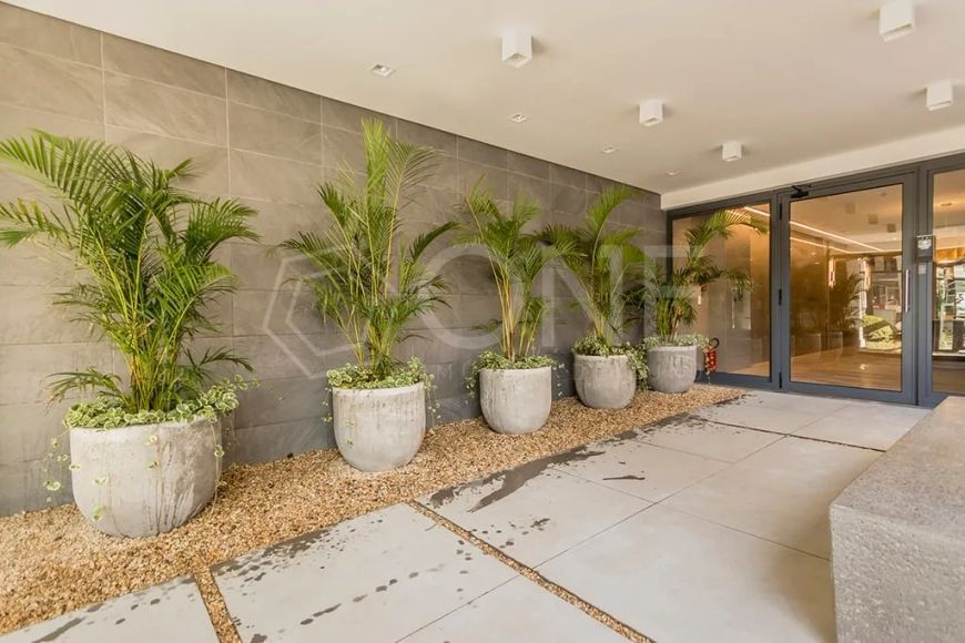 Apartamento com 2 quartos 1 sendo suíte, no bairro Moinhos de Vento
