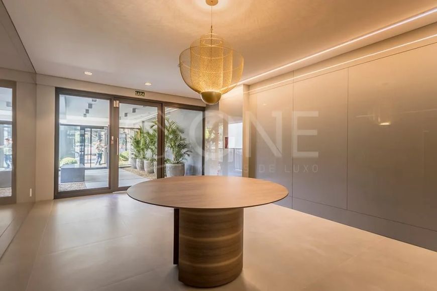 Apartamento com 2 quartos 1 sendo suíte, no bairro Moinhos de Vento