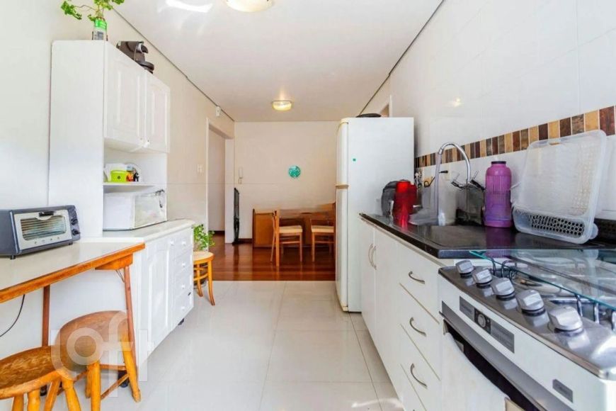 Imóvel para venda possui 74 metros quadrados com 2 quartos em Moinhos de Vento - Porto Alegre - RS