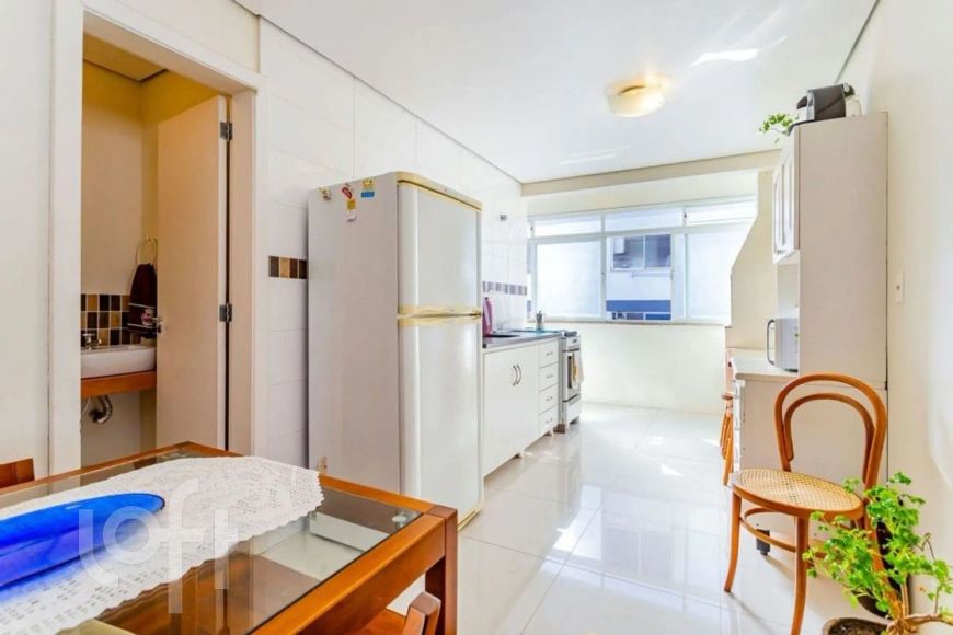 Imóvel para venda possui 74 metros quadrados com 2 quartos em Moinhos de Vento - Porto Alegre - RS