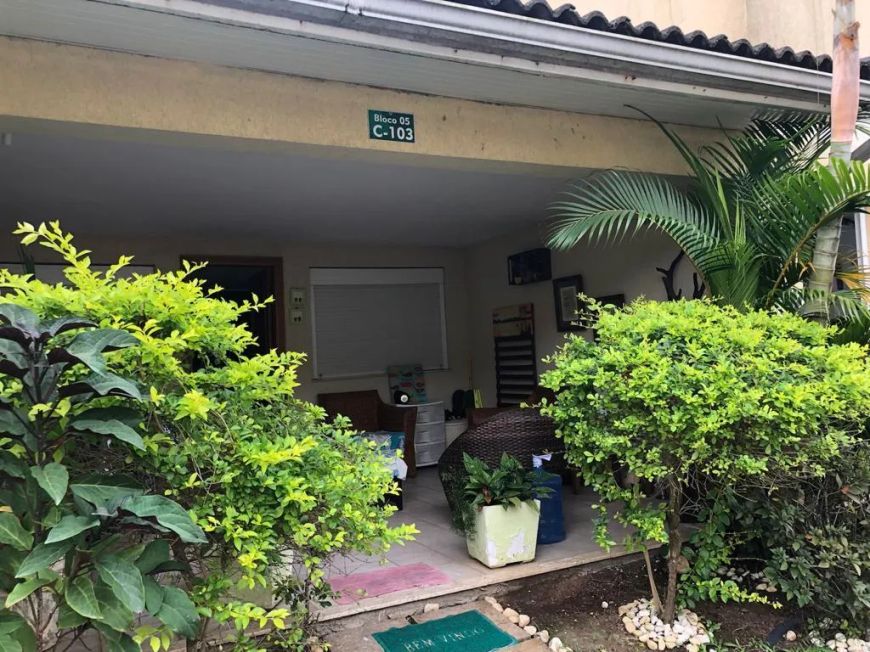 Village dos Oitis - Casa 3 quartos, sendo 1 suíte