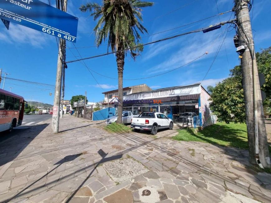 Terreno Comercial de Esquina com 916m² na Avenida Juca Batista