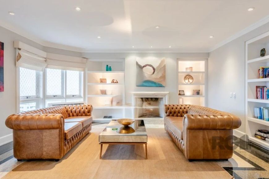 Cobertura semimobiliada com 597m², 4 dormitórios, sendo 3 suítes, e 5 vagas de garagem no bairro Bel