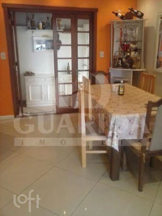Casa à venda em Camaquã com 226 m², 3 quartos, 1 vaga