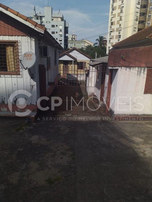 Terreno em Porto Alegre, no bairro Cristo Redentor, à venda.