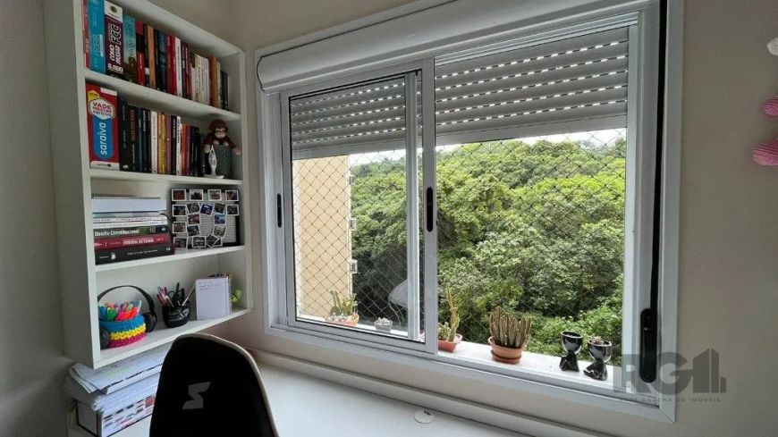 Ótimo apartamento no Condomínio Terra Nova Nature, andar alto, semi mobiliado, linda vista. Possui l
