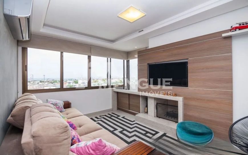 Apartamento residencial com 3 dormitórios e 2 vagas em condomínio à venda no bairro Sarandi em Porto