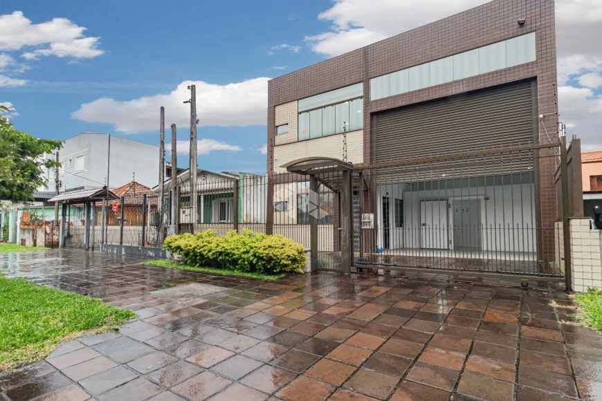 Prédio com câmaras frias, e infra montada, na Serafim Alencastro, Bairro Sarandi.