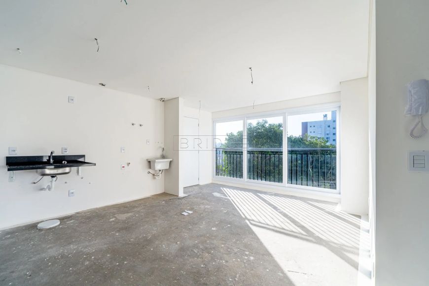 Belo apartamento 2D c/ linda vista no Menino Deus