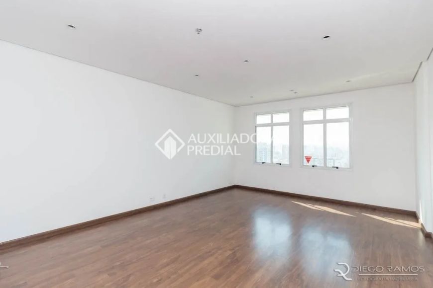 SALA COMERCIAL MENINO DEUS, ANDAR ALTO COM VISTA E VAGA ESCRITURADA